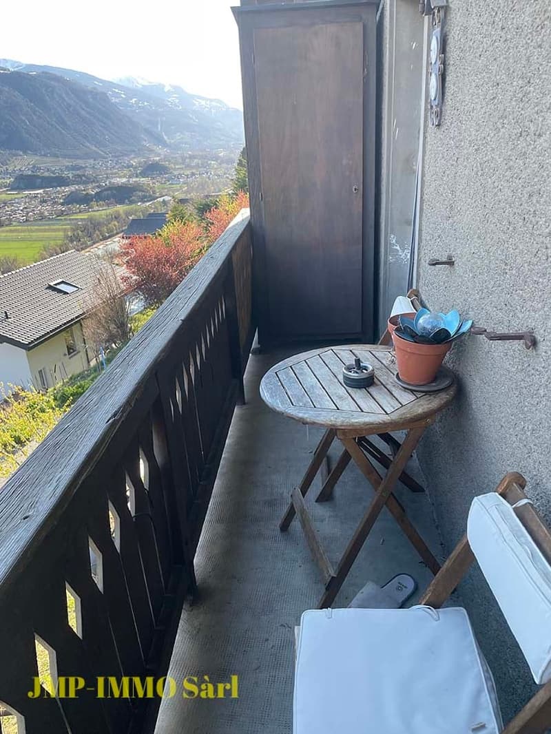 À saisir maison villageoise à rénover avec vue et ensoleillement (17)
