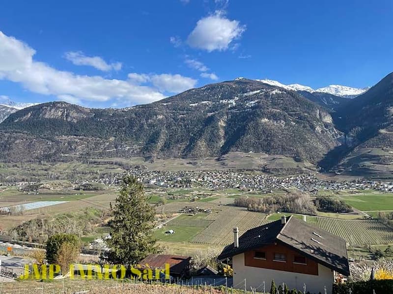 À saisir maison villageoise à rénover avec vue et ensoleillement (3)