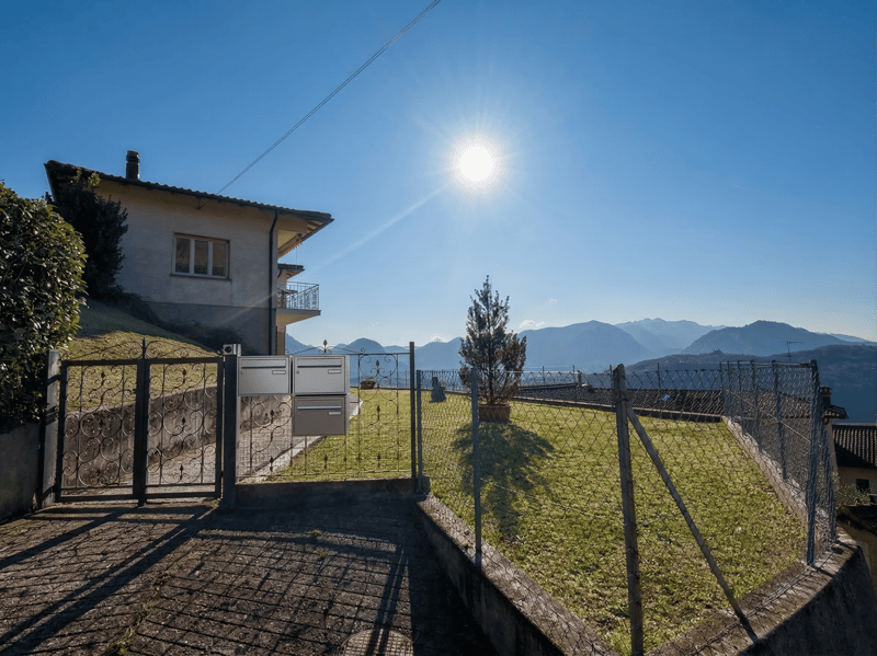 BOSCO LUGANESE | Casa Bifamiliare con Giardino Vista Lago (14)