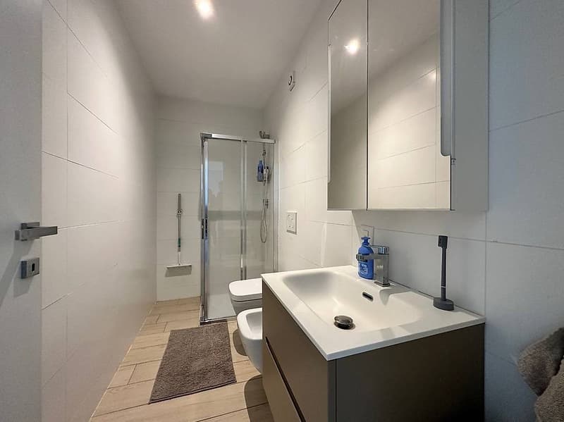 Modern 3.5-room apartment with balcony in Balerna (5)
