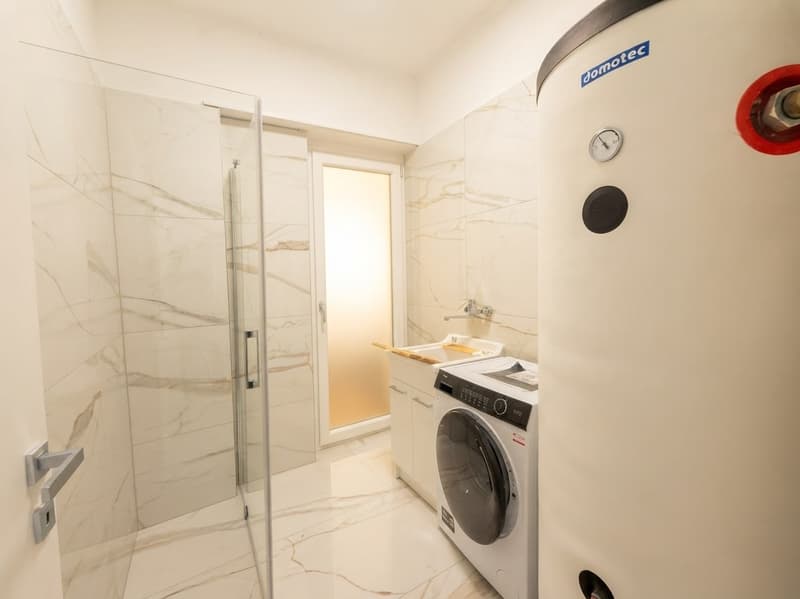 CHIASSO | Ampio appartamento di 7 locali con grande balcone (13)