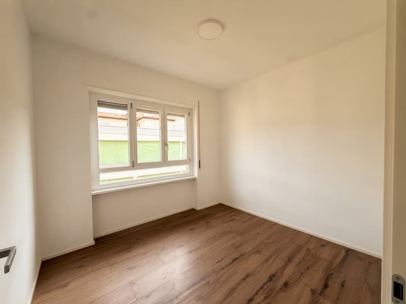 CHIASSO | Ampio appartamento di 7 locali con grande balcone (14)