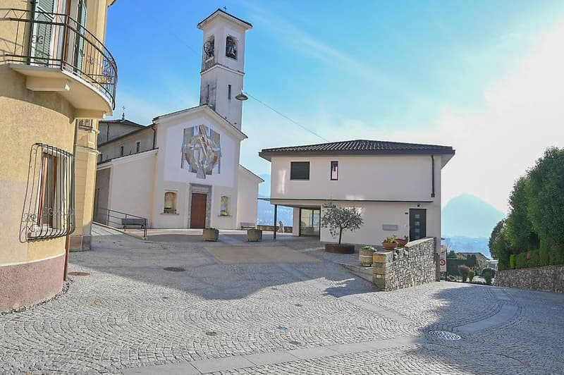 Posto auto coperto in affitto a Canobbio – Via Viganell 4 (3)