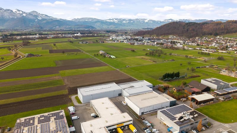 Großzügige Gewerbeimmobilie mit Lager-, Logistik- und Büroflächen (3)