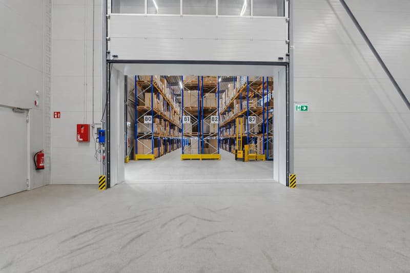 Großzügige Gewerbeimmobilie mit Lager-, Logistik- und Büroflächen (11)
