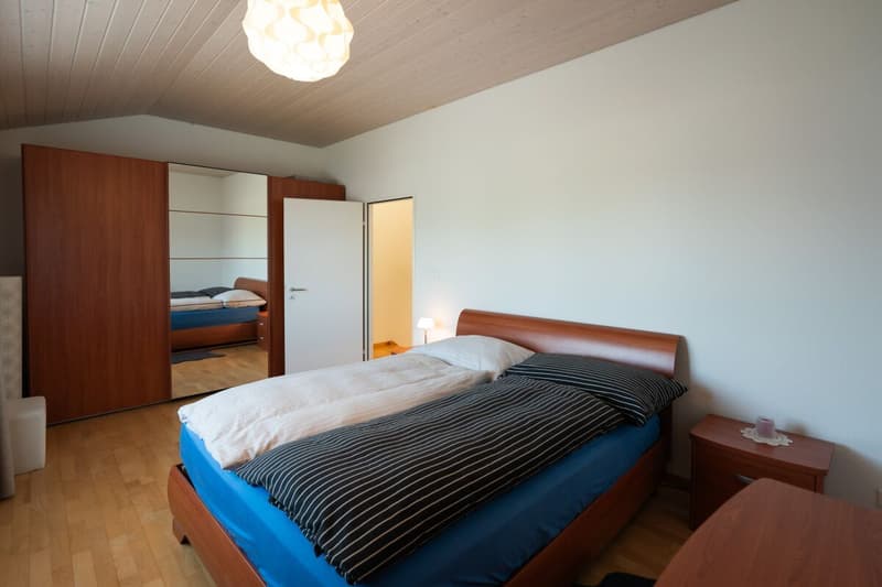 Space for Life – well-maintained semi-detached house in an attractive location. (8)