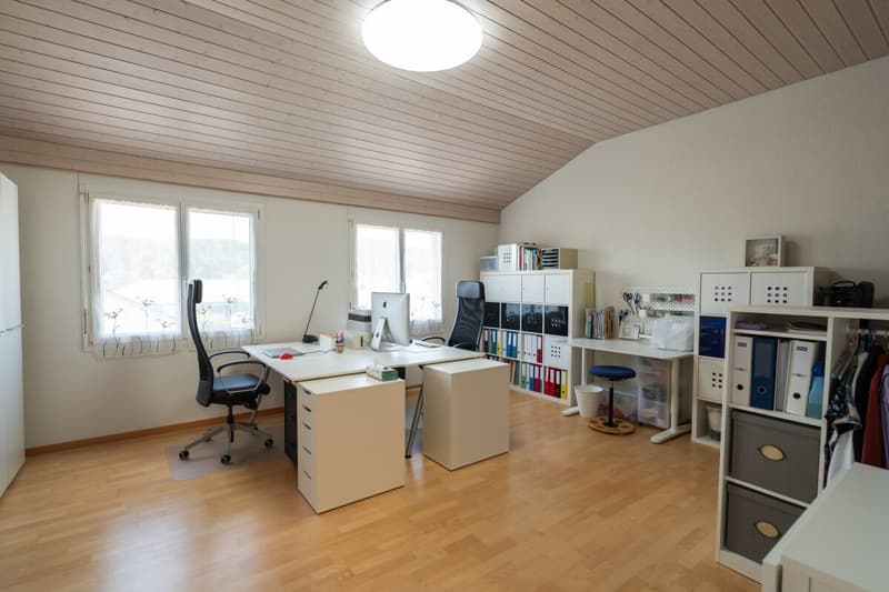 Space for Life – well-maintained semi-detached house in an attractive location. (14)