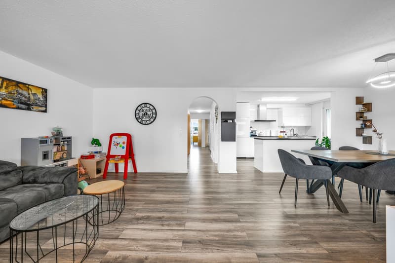 Your dream of owning a home – attractive, modernized, and family-friendly in Oberuzwil (1)