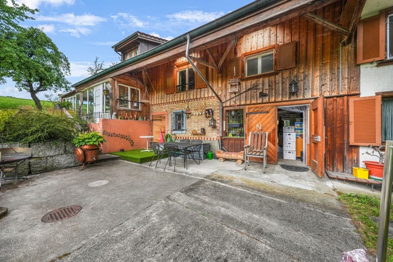 Casa colonica affascinante con due unità abitative in una posizione idilliaca e isolata a Oberwangen (Dussnang) (9)