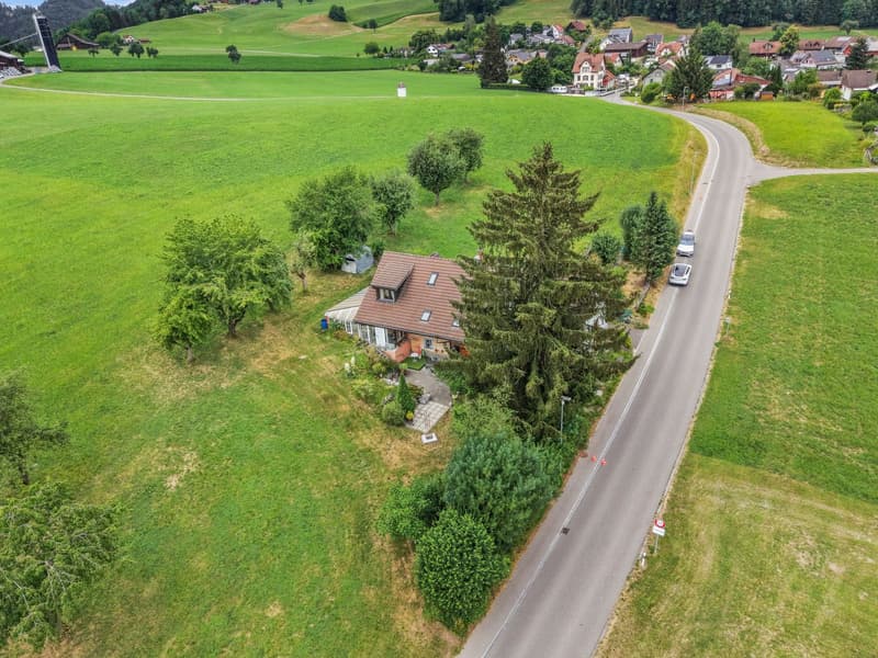 Casa colonica affascinante con due unità abitative in una posizione idilliaca e isolata a Oberwangen (Dussnang) (4)