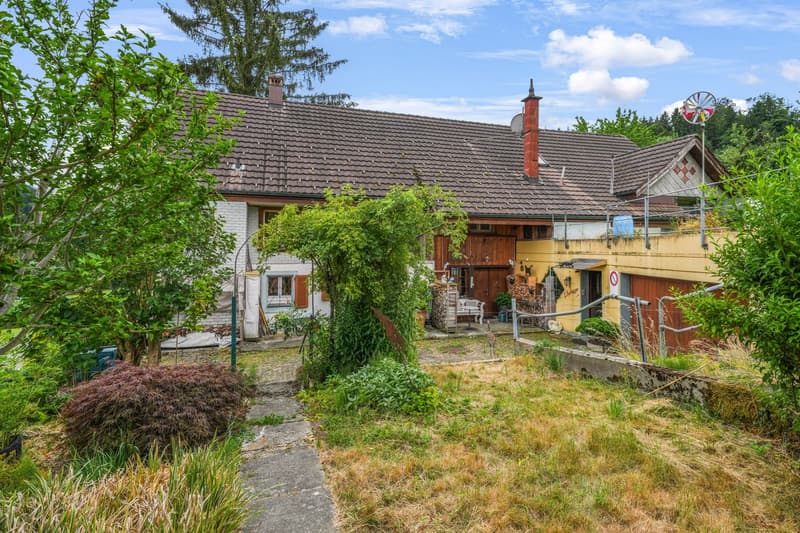 Casa colonica affascinante con due unità abitative in una posizione idilliaca e isolata a Oberwangen (Dussnang) (12)