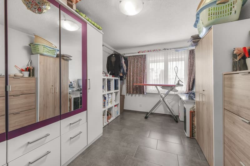 Wohnen mit Wohlgefühl: 4.5-Zimmer-Wohnung an idealer Lage (10)