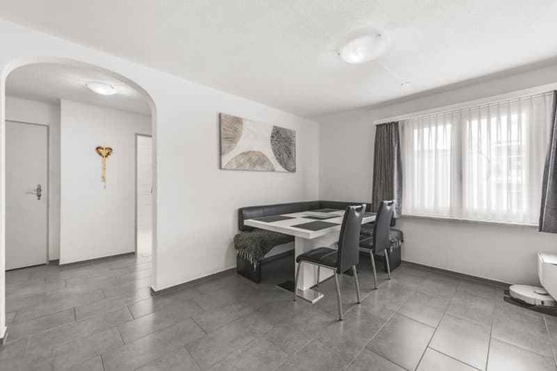 Wohnen mit Wohlgefühl: 4.5-Zimmer-Wohnung an idealer Lage (7)