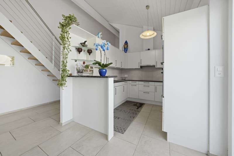Grosszügige Dachmaisonettewohnung mit viel Licht und drei Balkonen (6)