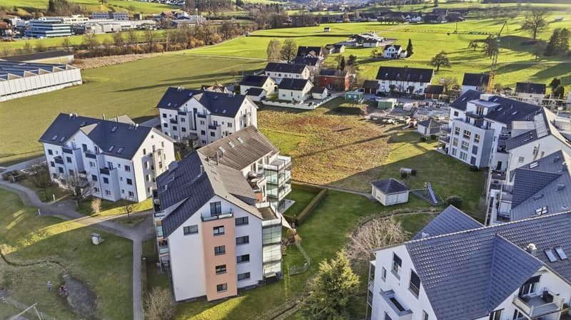 Grosszügige Dachmaisonettewohnung mit viel Licht und drei Balkonen (20)