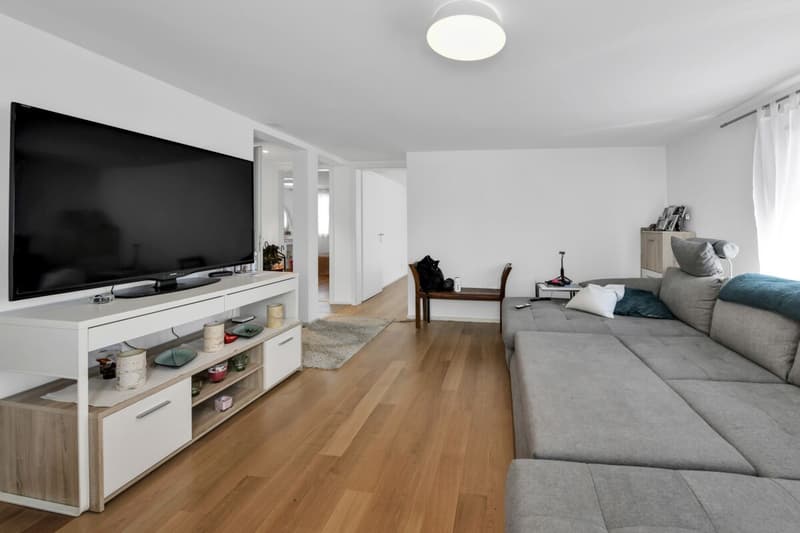 helle und freundliche 3.5 Zimmerwohnung im Zentrum von Flawil (10)