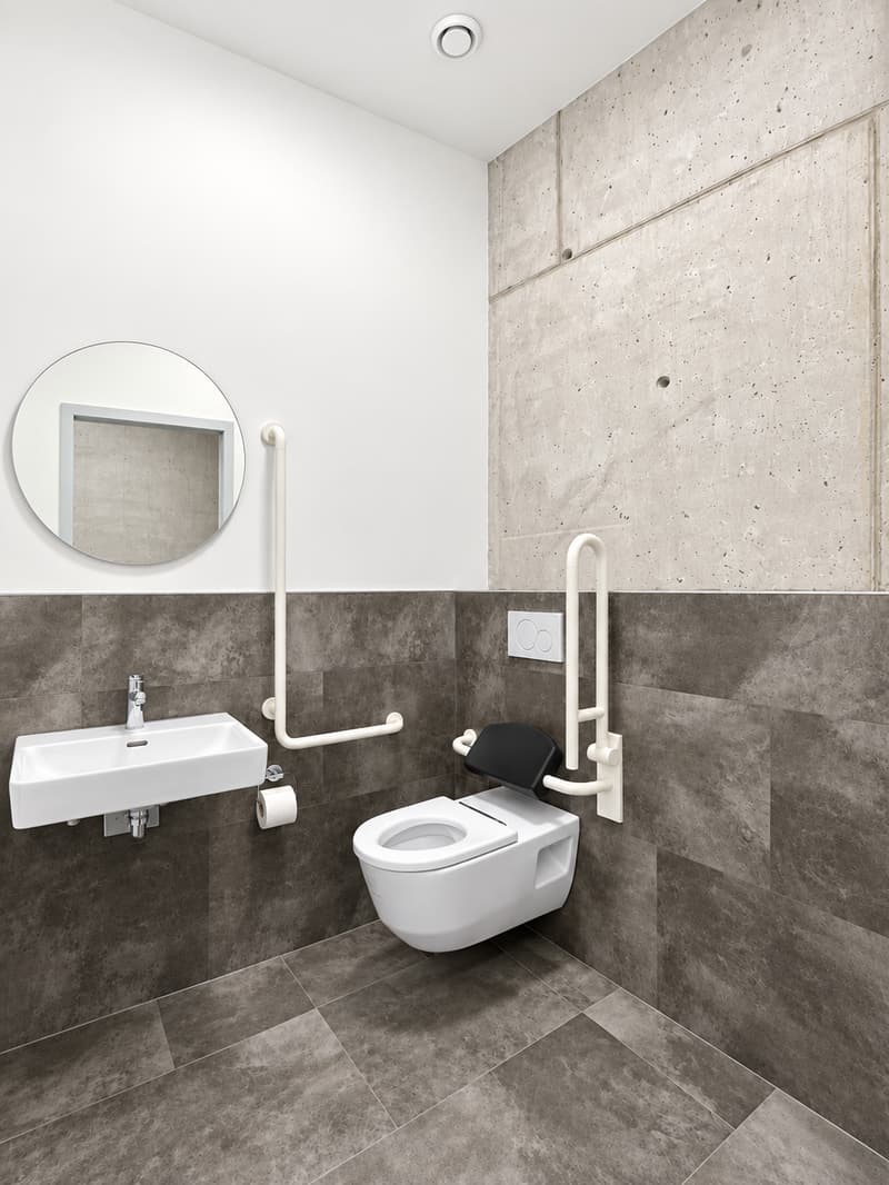 IV-WC