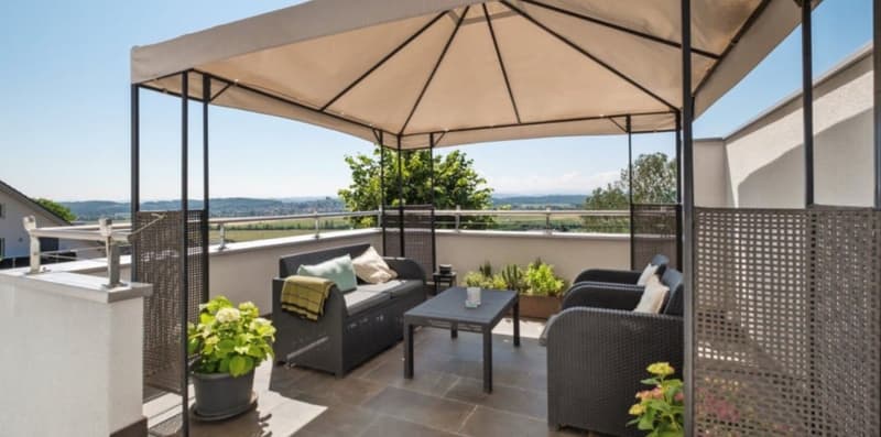 7.5-Zimmer-Doppeleinfamilienhaus an Südhanglage mit Alpenpanorama (2)