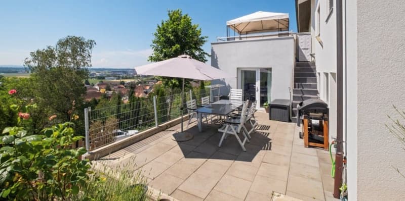 7.5-Zimmer-Doppeleinfamilienhaus an Südhanglage mit Alpenpanorama (1)