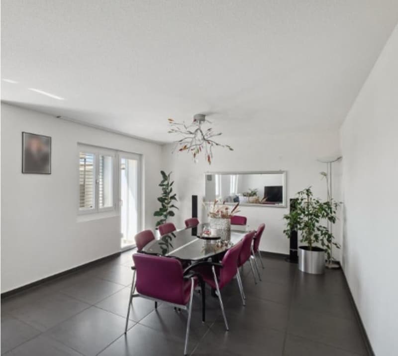 7.5-Zimmer-Doppeleinfamilienhaus an Südhanglage mit Alpenpanorama (9)