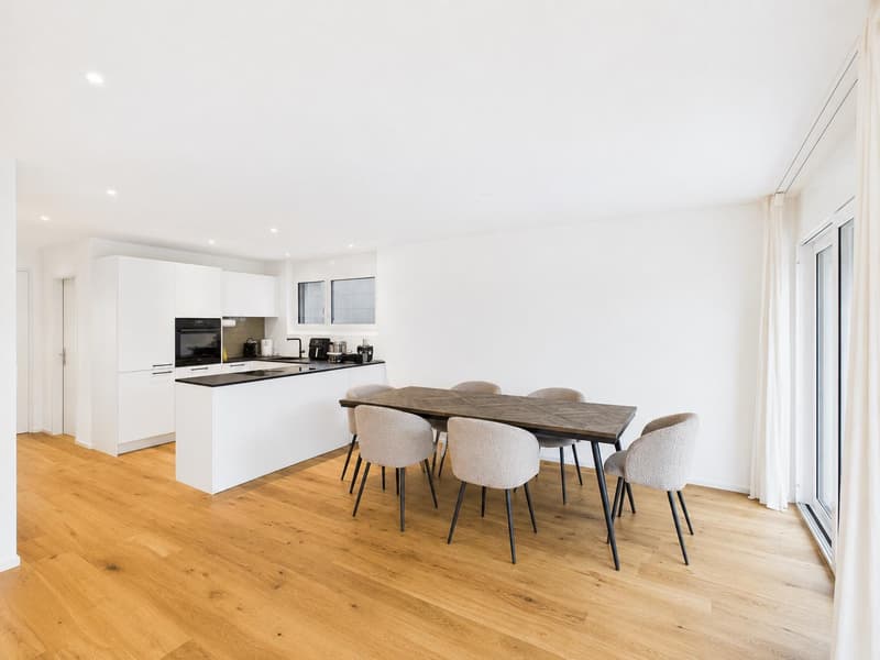 Neuwertiges 6.5-Zimmer-Doppeleinfamilienhaus mit hochwertigem Ausbau in Safenwil (6)