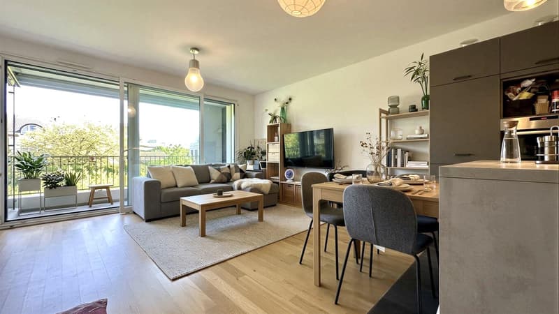 Charmantes 4-Zimmer-Wohnung mit 86 m² in einem THPE-Gebäude (2)