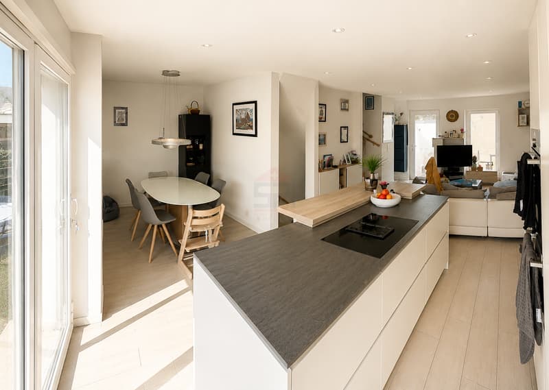 Charming 6-room villa adjacent to a renovated old farmhouse in Veyrier (3)
