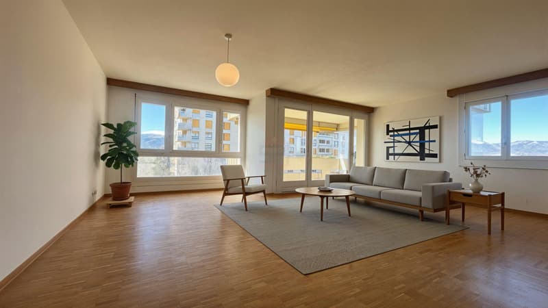 Prächtige 6-Zimmer-Wohnung mit Panoramablick (2)