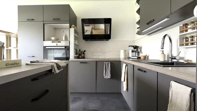 Charmantes 4-Zimmer-Wohnung mit 86 m² in einem THPE-Gebäude (3)
