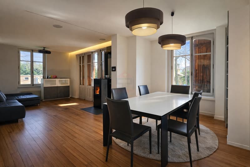 Proprietà rinnovata con eleganza in un ambiente esclusivo (5)