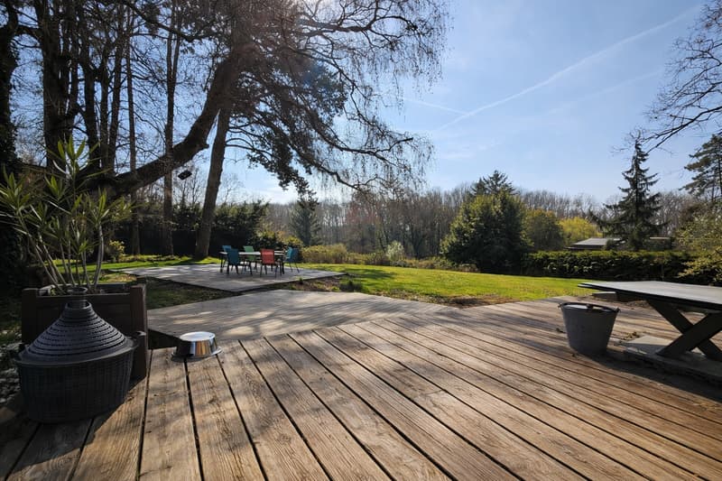 Proprietà rinnovata con eleganza in un ambiente esclusivo (3)