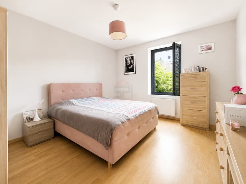Beautifully renovated 4.5-room apartment, bright and ideally located (5)