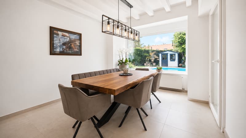 Exceptional property with pool in the heart of Terre Sainte (4)