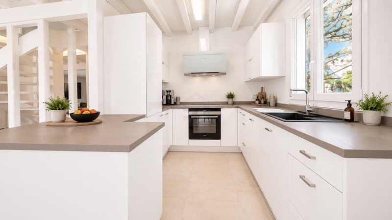 Exceptional property with pool in the heart of Terre Sainte (5)