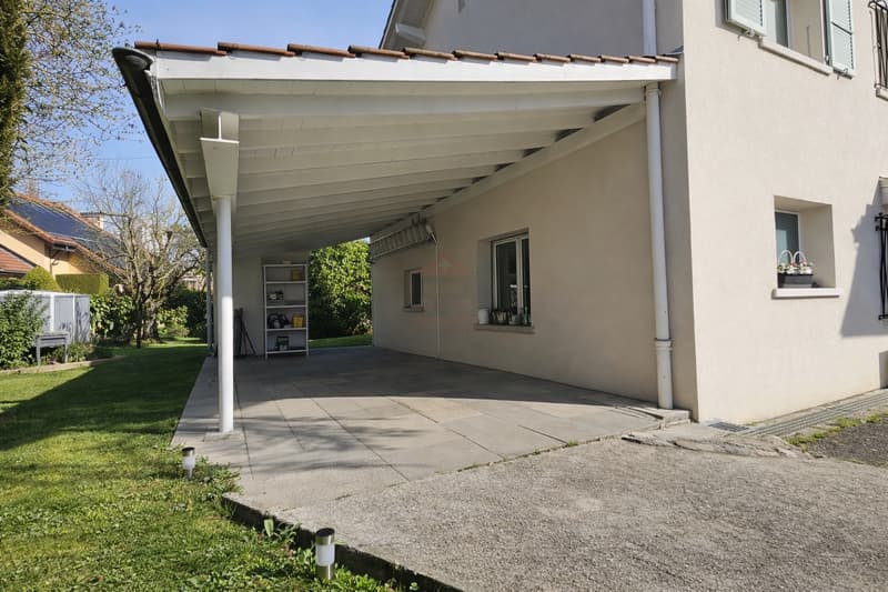 Elegante villa familiare con grande giardino pianeggiante e grande potenziale a Founex (3)