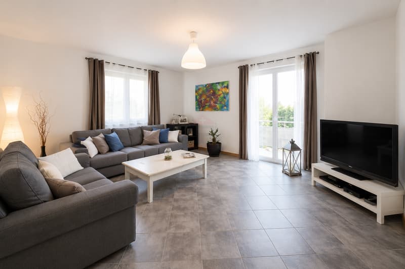 CRANS | Familienvilla mit 240 m², 6 Zimmern und 7 Parkplätzen (8)
