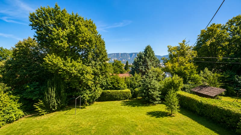 Einzelhaus mit Charakter - Freiblick auf den Salève, großes Volumen und großes Potenzial für Umbauten. (4)