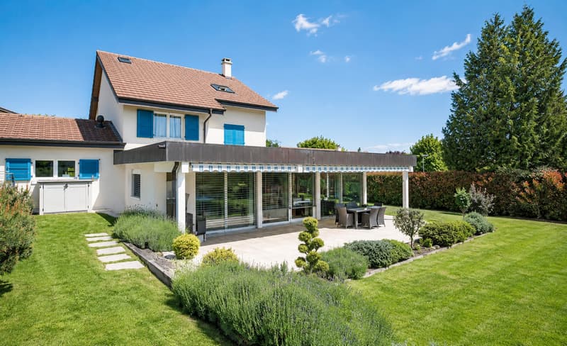 CRANS | Familienvilla mit 240 m², 6 Zimmern und 7 Stellplätzen (1)