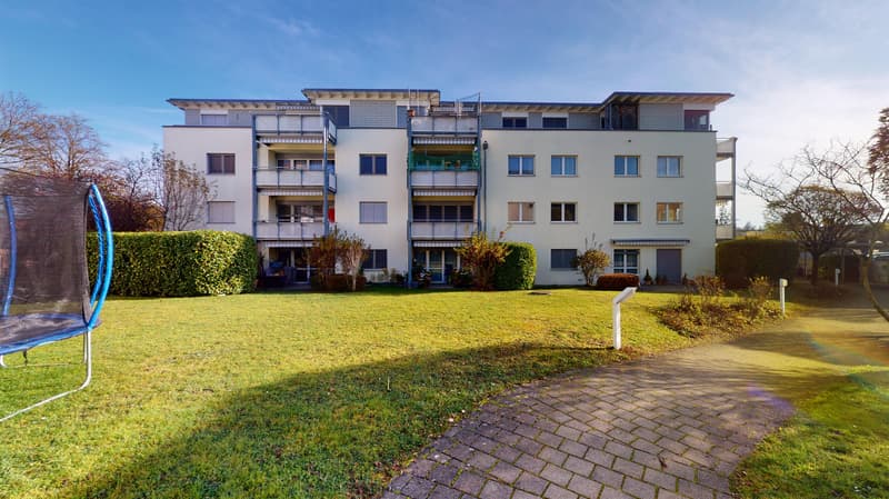 2.5 Zimmerwohnung in Oetwil am See (1)