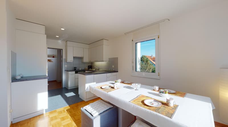 2.5 Zimmerwohnung in Oetwil am See (2)