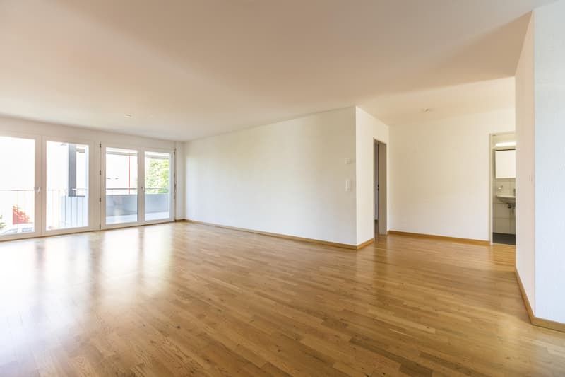Wohnen und Wohlfühlen - 4.5-Zimmer-Wohnung in Rafz (5)