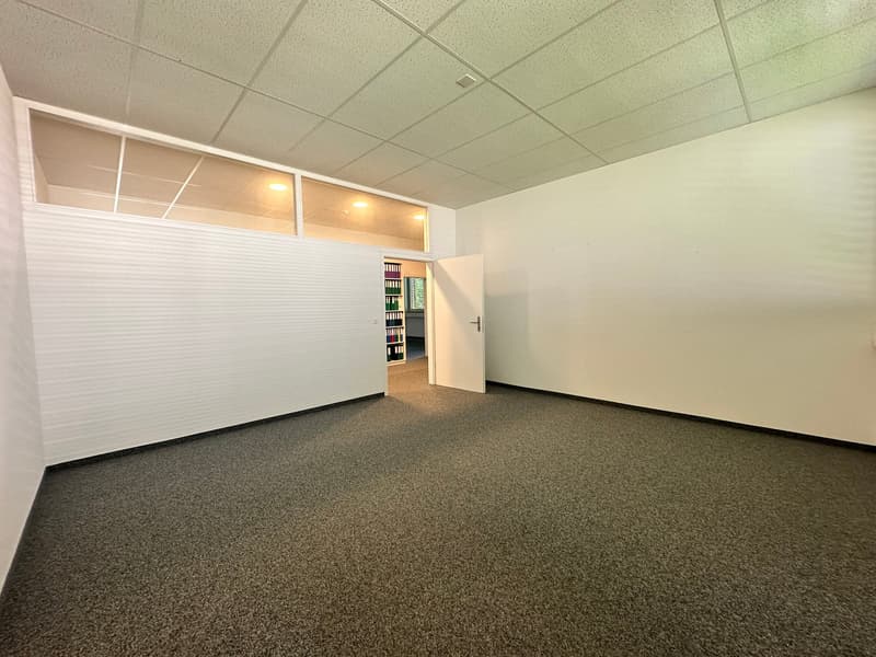 Flexible Bürofläche zu vermieten: 1 - 3 Büroräume mit diversen Extras in Füllinsdorf (2)