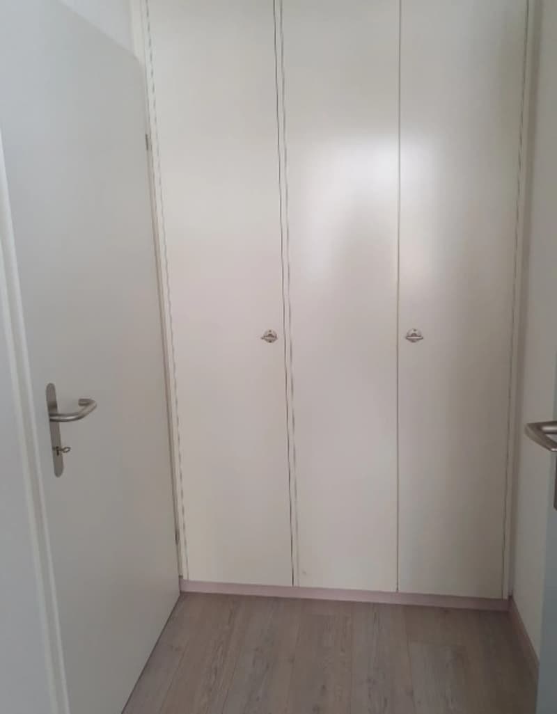 Modernes 1.5-Zimmer-Studio mit Balkon (5)