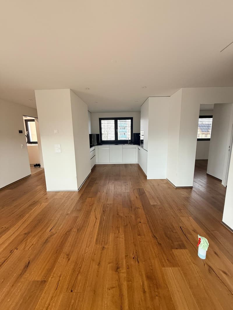 Modern 3.5-room attic apartment in a new building – Wohlen, available immediately (1)