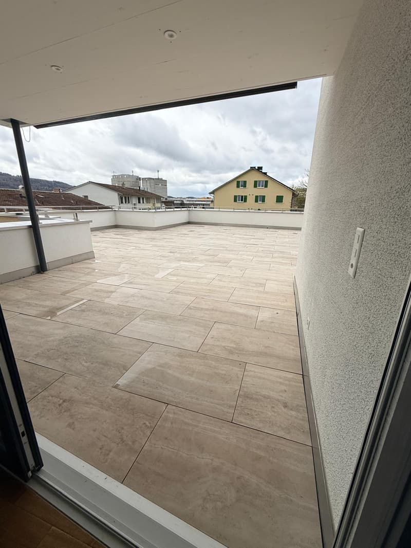 Modern 3.5-room attic apartment in a new building – Wohlen, available immediately (7)