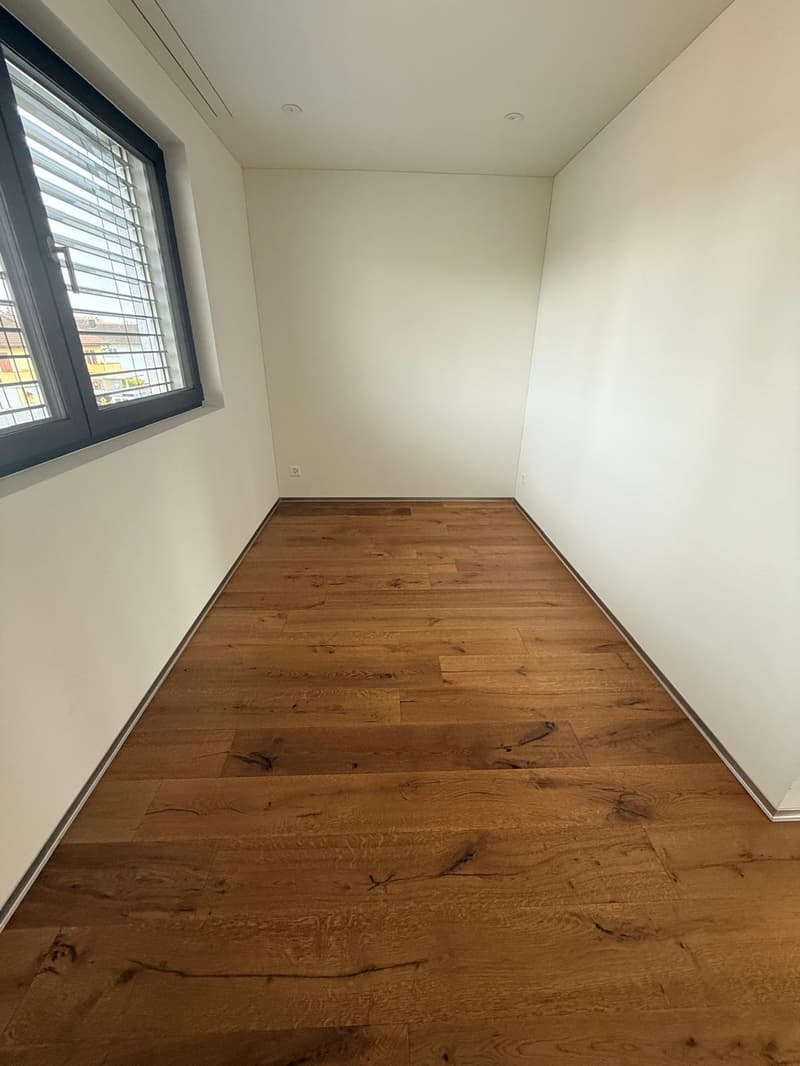 Modern 3.5-room attic apartment in a new building – Wohlen, available immediately (3)