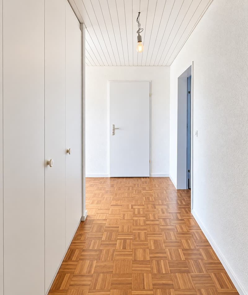 Korridor mit Einbauschränken