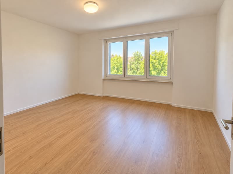 Helle 4-Zimmer-Wohnung mit Balkon in Opfikon – ab Dezember 2026 verfügbar (4)