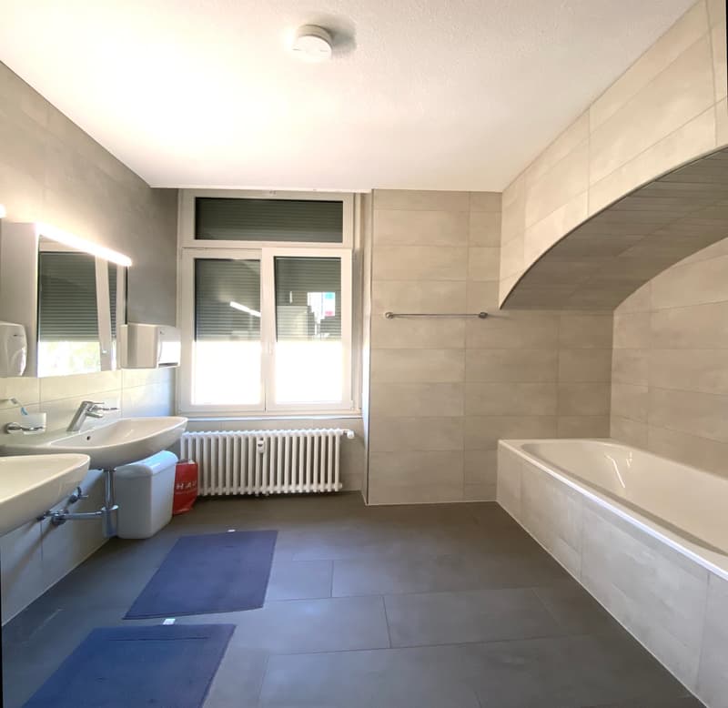 Schönes Zimmer mit Blick auf Aare (2)