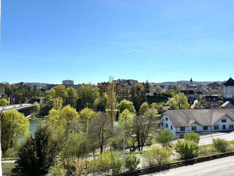Schönes Zimmer mit Blick auf Aare (1)